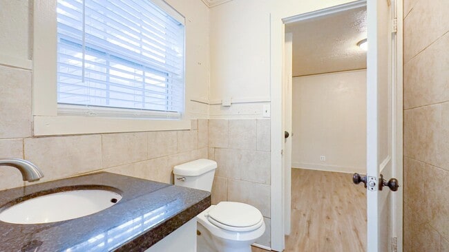 Building Photo - 712 US-190