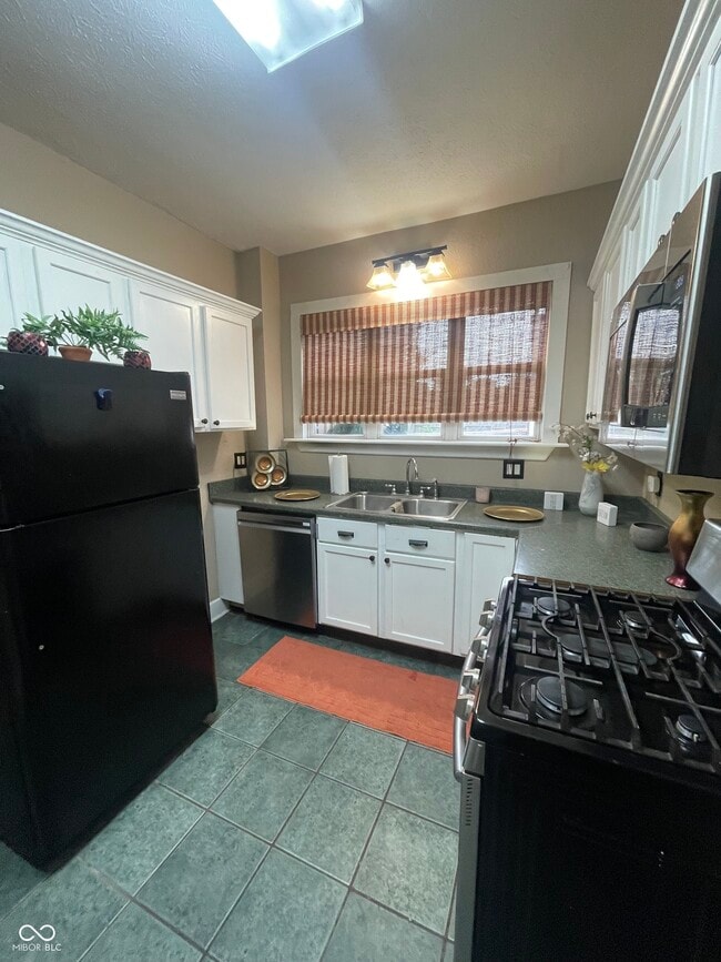 Building Photo - 117 E 36th St