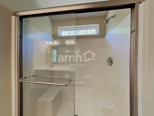 Building Photo - 347 Dogwood Creek Pl