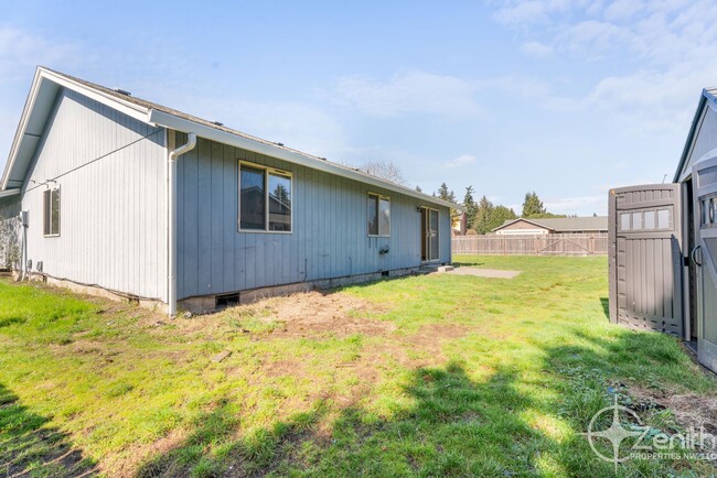 Building Photo - Cozy 3 Bedroom Corner Lot Home in Orchards...