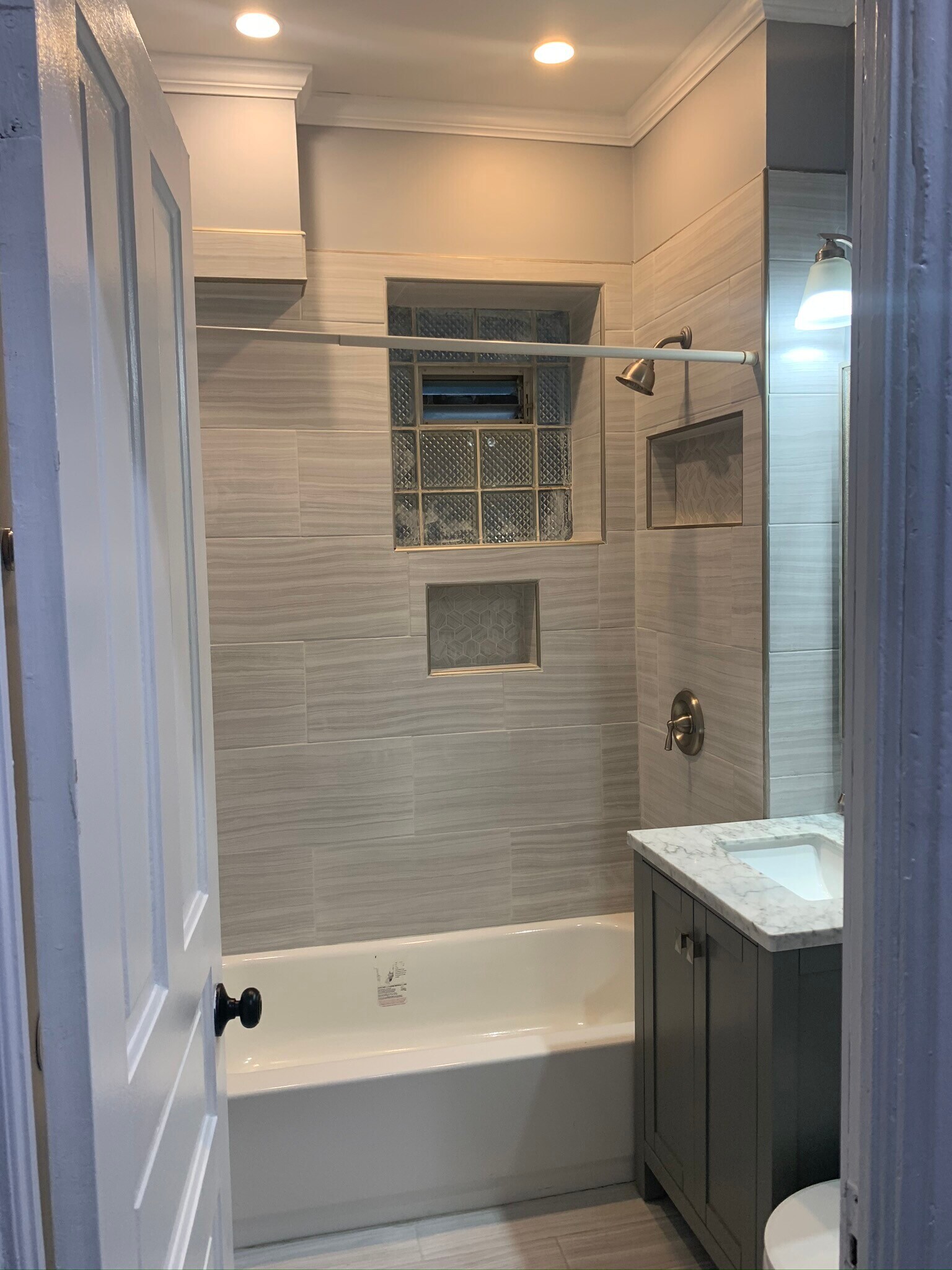 Bathroom - 2309 S Leavitt St