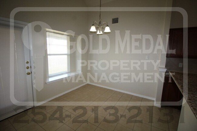 Building Photo - Willamette Wins – Where Convenience Meets Everyday Living!