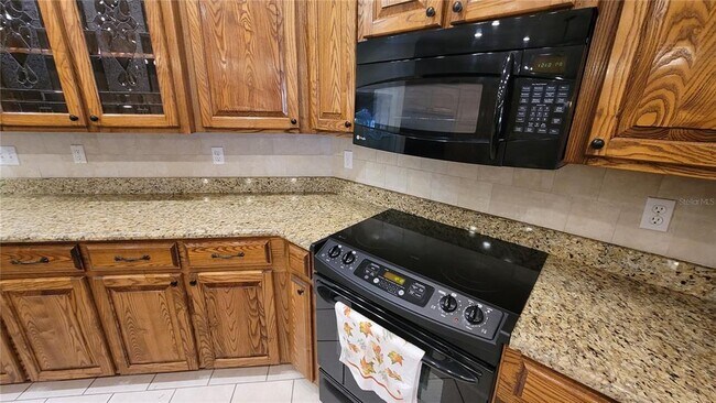 Building Photo - 8762 FL-26