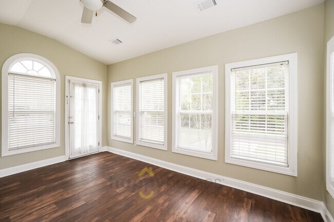 Building Photo - 4 bedroom 2 bath in Wescott of Summerville