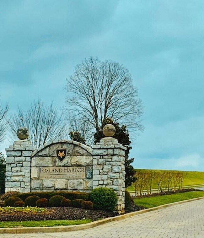 Building Photo - Available NOW!  Stunning 4 bed, 2.5 bath residence in the highly sought-after Foxland Harbor Golf...