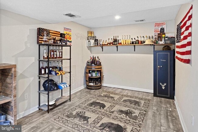 Building Photo - 1005 Aquia Dr