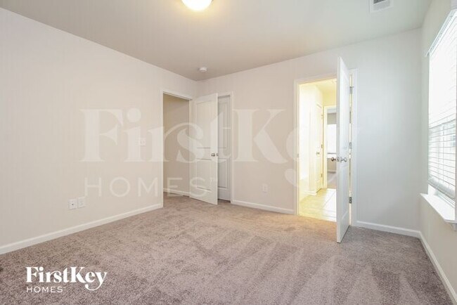 Building Photo - 712 Ridgemoor Trl
