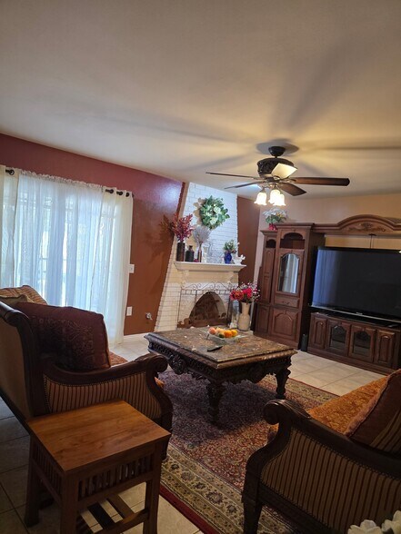 Building Photo - 3154 Luxurious Highland Home