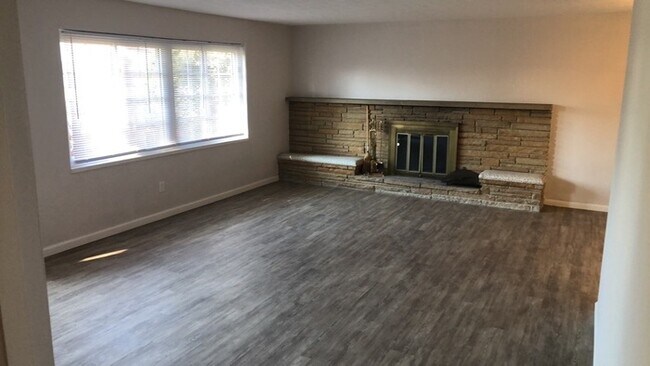 Building Photo - 5194 Wheaton Street