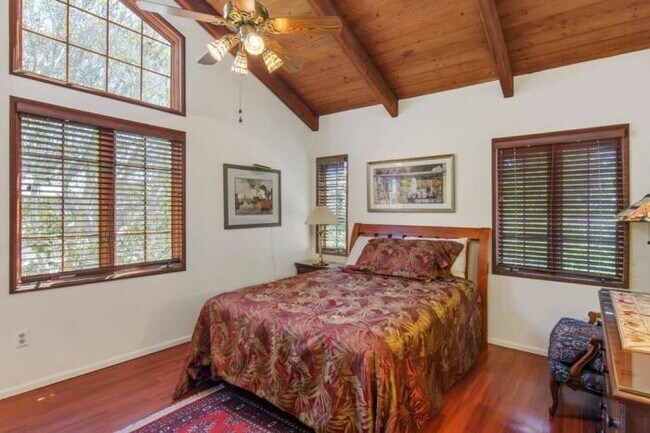 Building Photo - 2 bedroom in La Jolla CA 92037