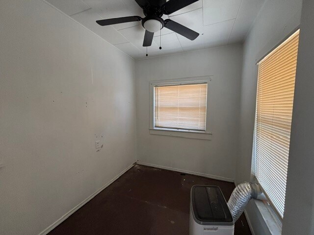Building Photo - 914 Grandview Ave