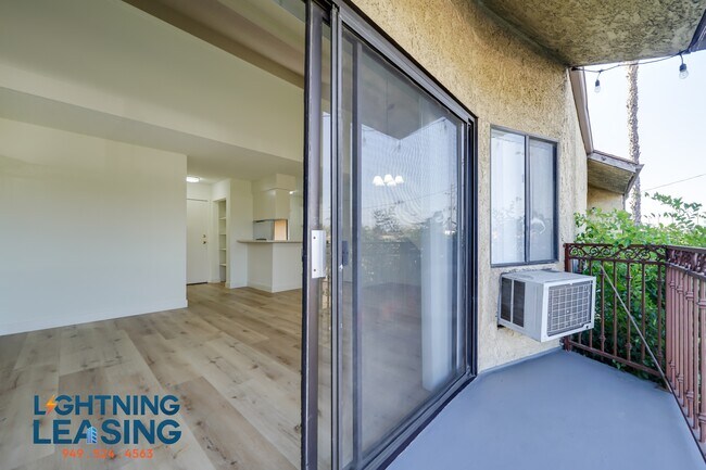 Building Photo - 6827 Whitsett Ave