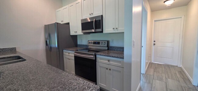 Building Photo - Duplex for rent