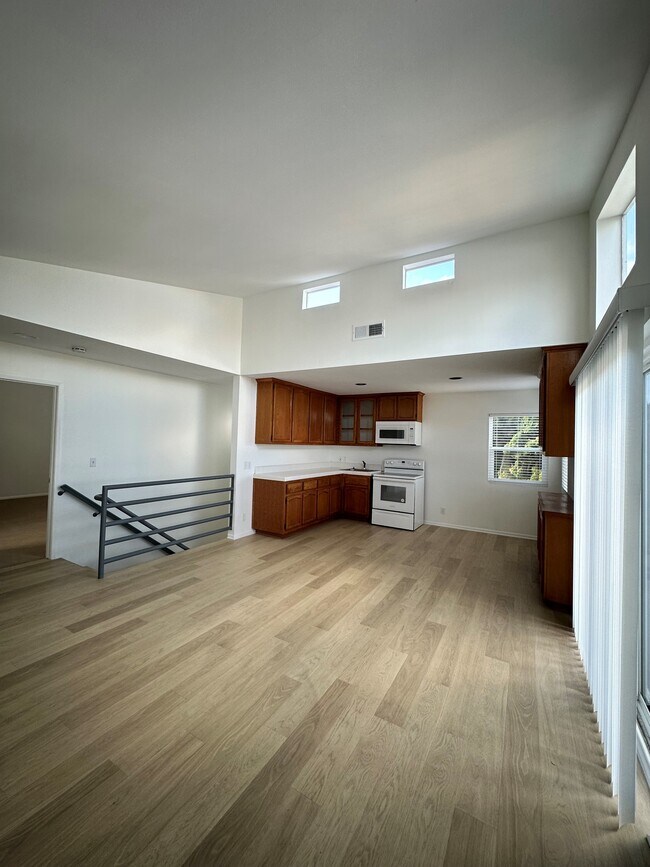 Upstairs side view - 4162 W 167th St