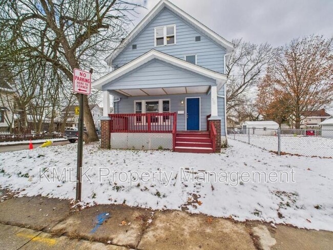 Building Photo - 594 Columbia Ave