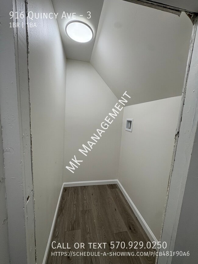 Building Photo - 916 Quincy Ave