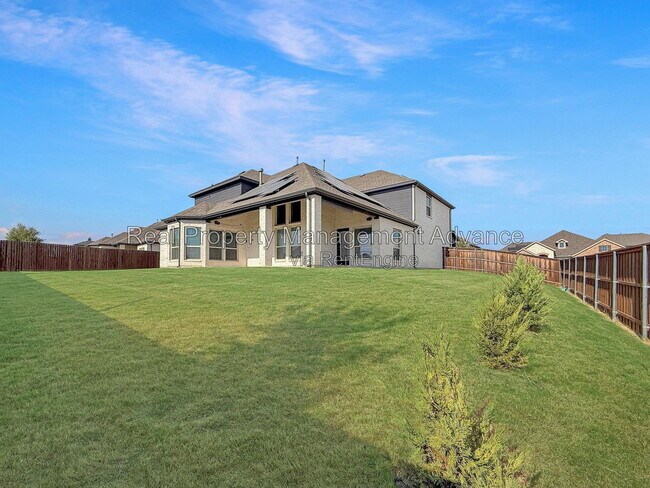 Building Photo - 308 Winding Creek Ln