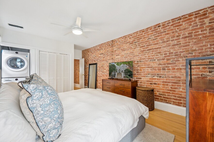 Building Photo - 2025 13th St NW