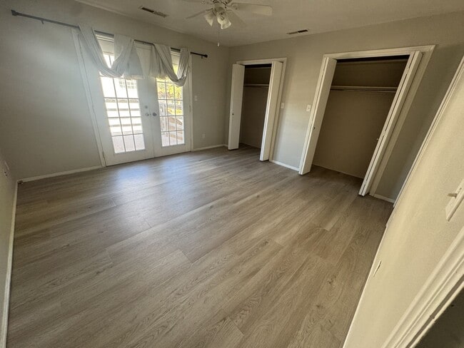 Building Photo - Amazing Home in Bloomington Hills