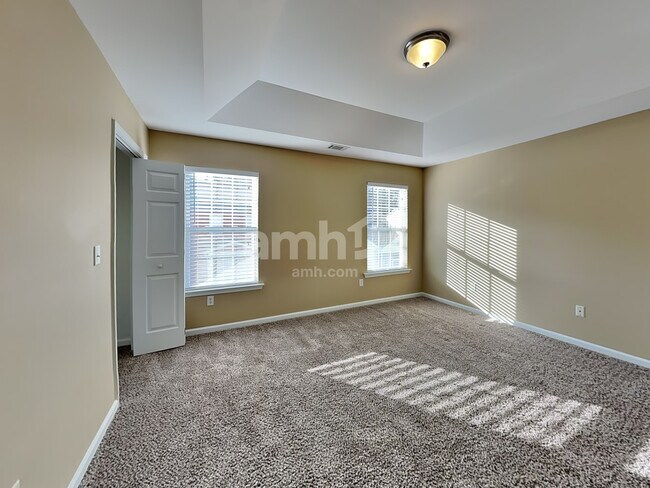 Building Photo - 113 Pin Oak Court