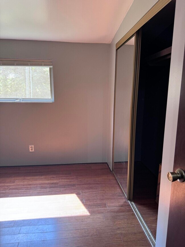 Building Photo - 4096 Simpson Ln