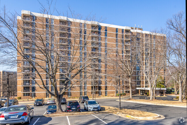 2300-2311 Pimmit Dr - Idylwood Towers