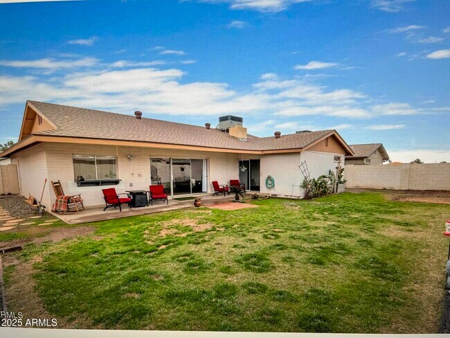 Building Photo - 4852 W Cochise Dr