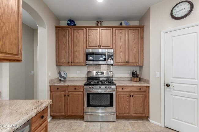 Building Photo - 10606 W Adam Ave