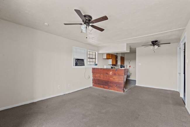 Building Photo - 810 93rd St