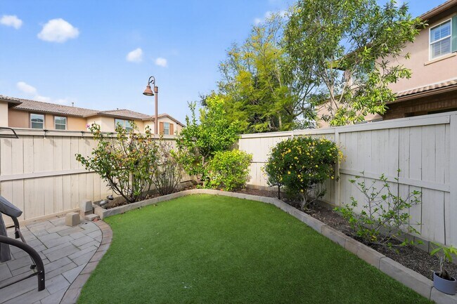 Building Photo - 306 Calle Rayo