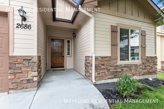 Building Photo - 2686 Vallin Ave N