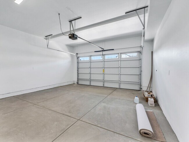 Building Photo - Gorgeous Flagstaff Property