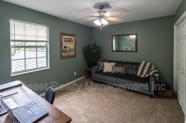 Building Photo - 9009 Tall Timber Dr