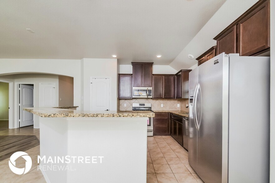 Building Photo - 2008 Lake Harvest Cir