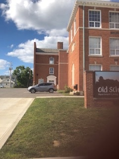Building Photo - 112 W Main St
