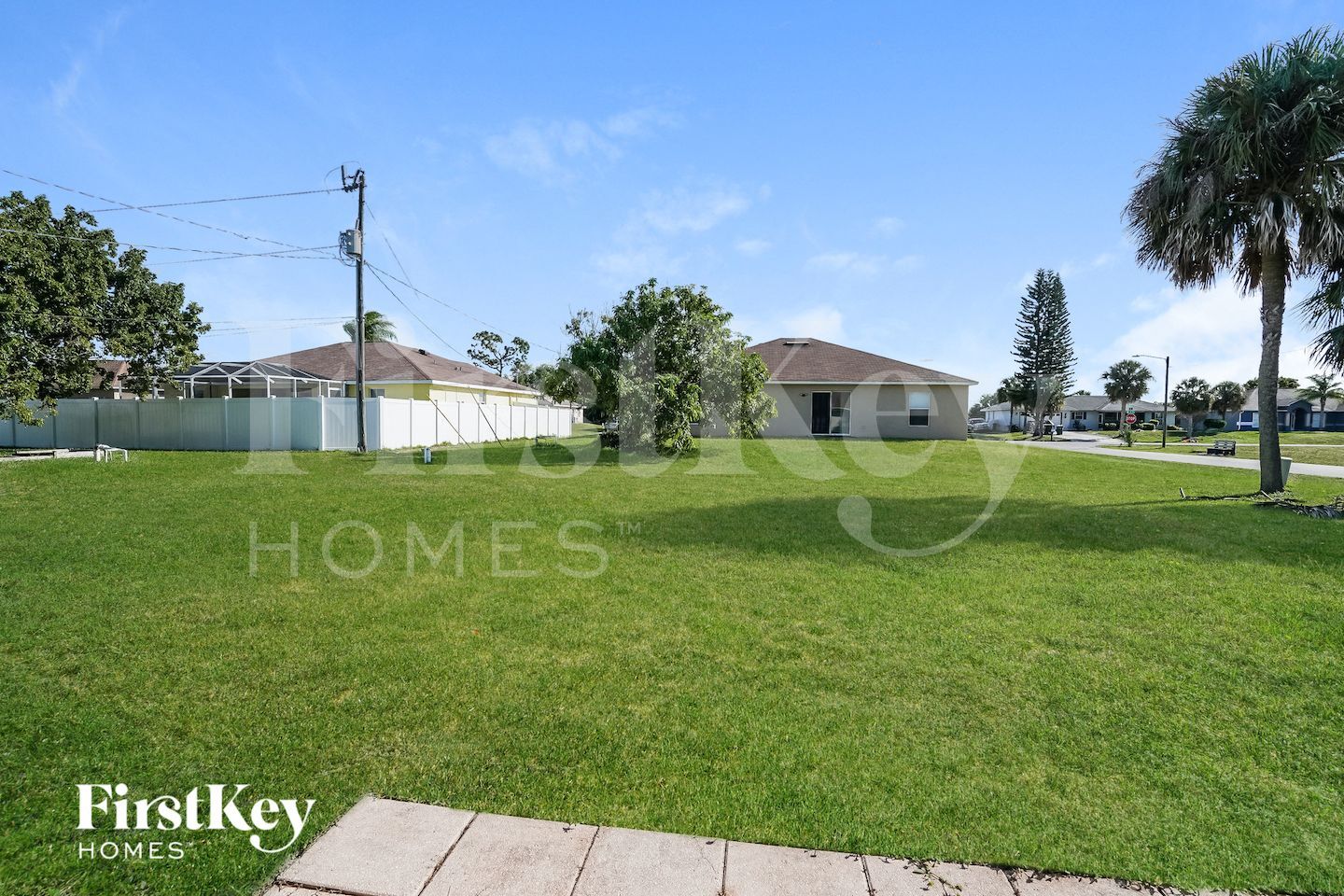 Building Photo - 2603 NE 4th Ave