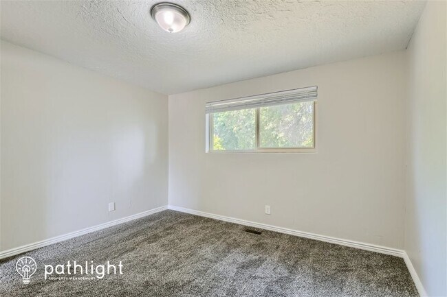 Building Photo - 667 West 2200 North