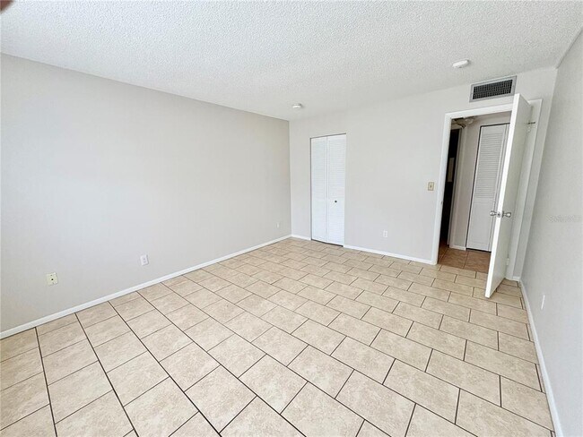 Building Photo - 519 Albee Farm Rd