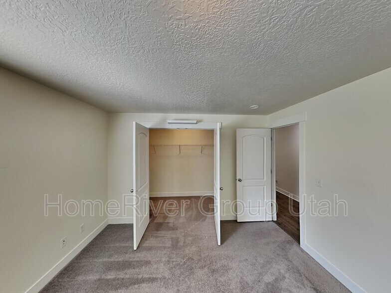 Building Photo - 708 S 80 E