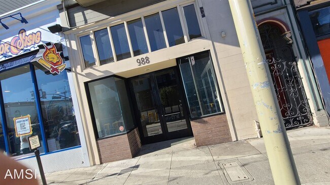 Building Photo - 1 br, 1 bath House - 988 Valencia St