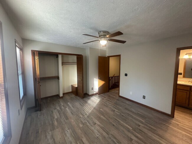 Building Photo - 1202 Huntsman