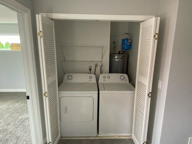 Washer & dryer - 237 Shepard Way NW