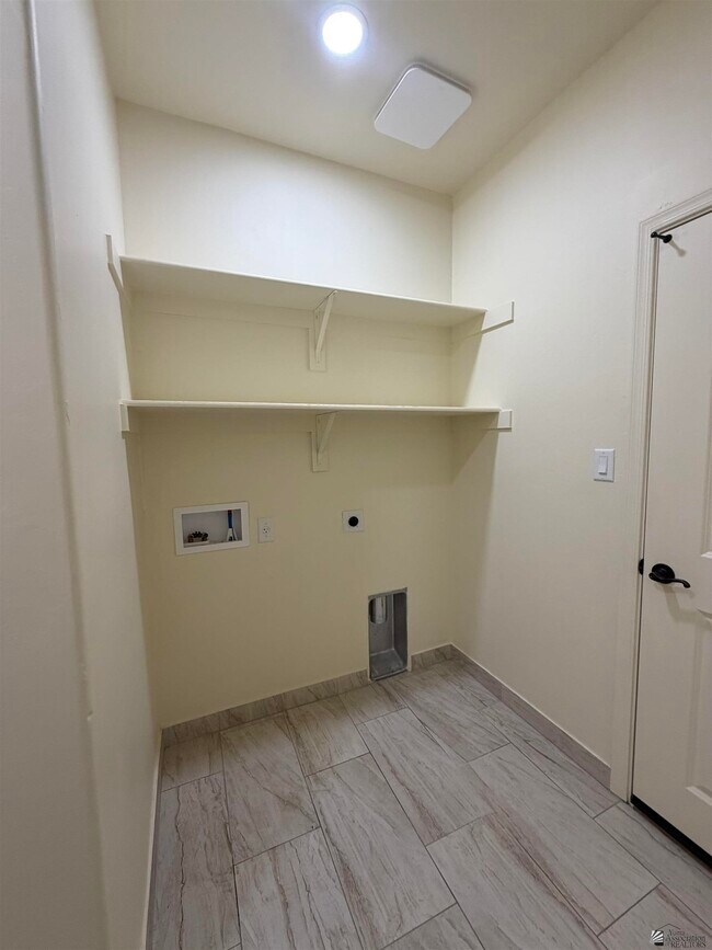 Building Photo - 4756 E Jett St