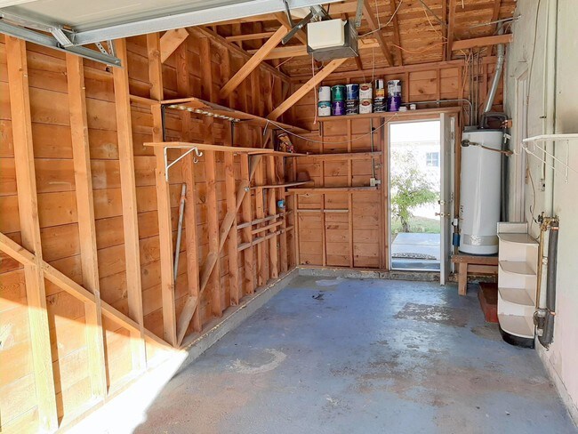 Building Photo - 808 Carlisle Blvd NE