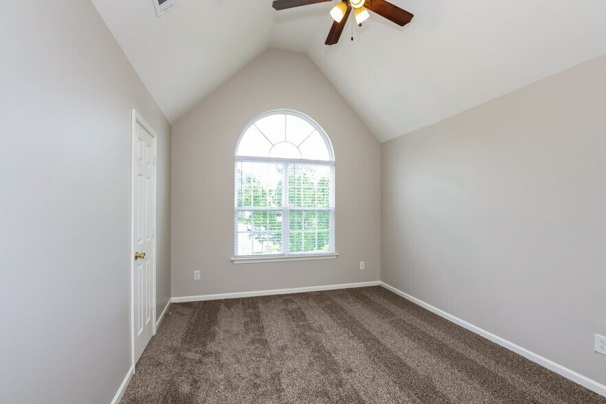 Building Photo - 9008 Broad Ridge Ct