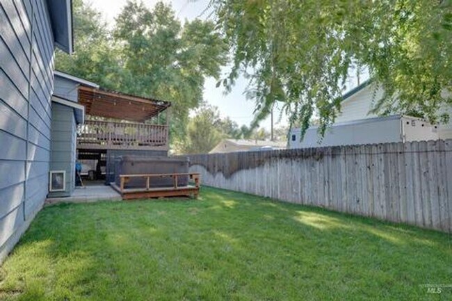 Building Photo - 4 Bedroom 2 Bath Home Boise North End