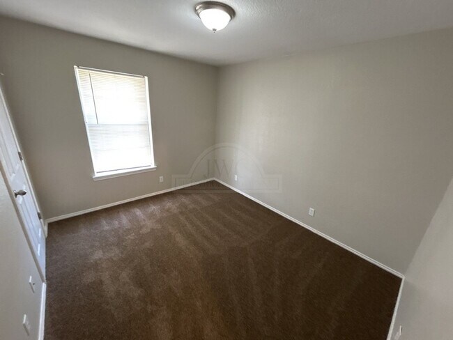 Building Photo - 4507 Lonesome Dove Dr