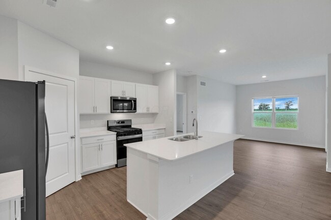 Building Photo - 539 Darliene Dr