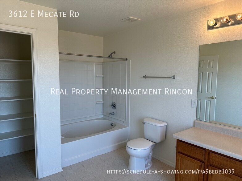 Building Photo - 3612 E Mecate Rd