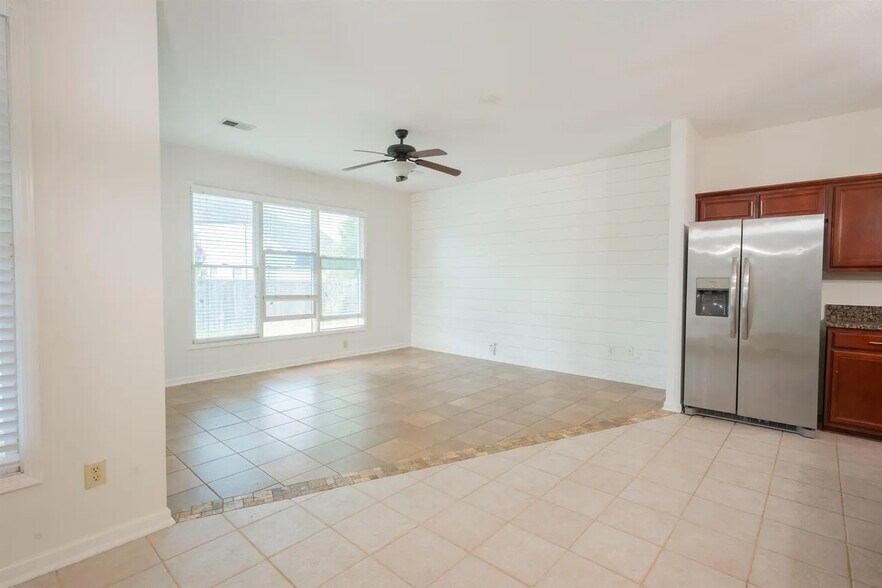 Building Photo - 3911 Lighthouse Ln